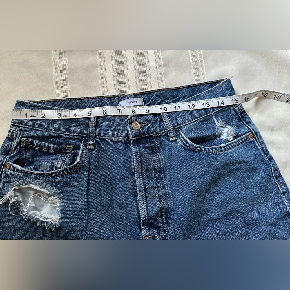 Forever 21 Women's Relaxed Blue Distressed Jeans - Picture 6 of 14